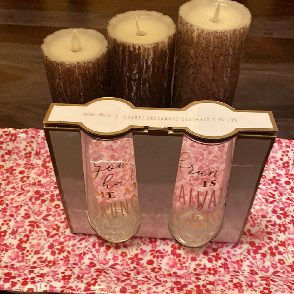 Set of 2 champagne flutes Brunch themed